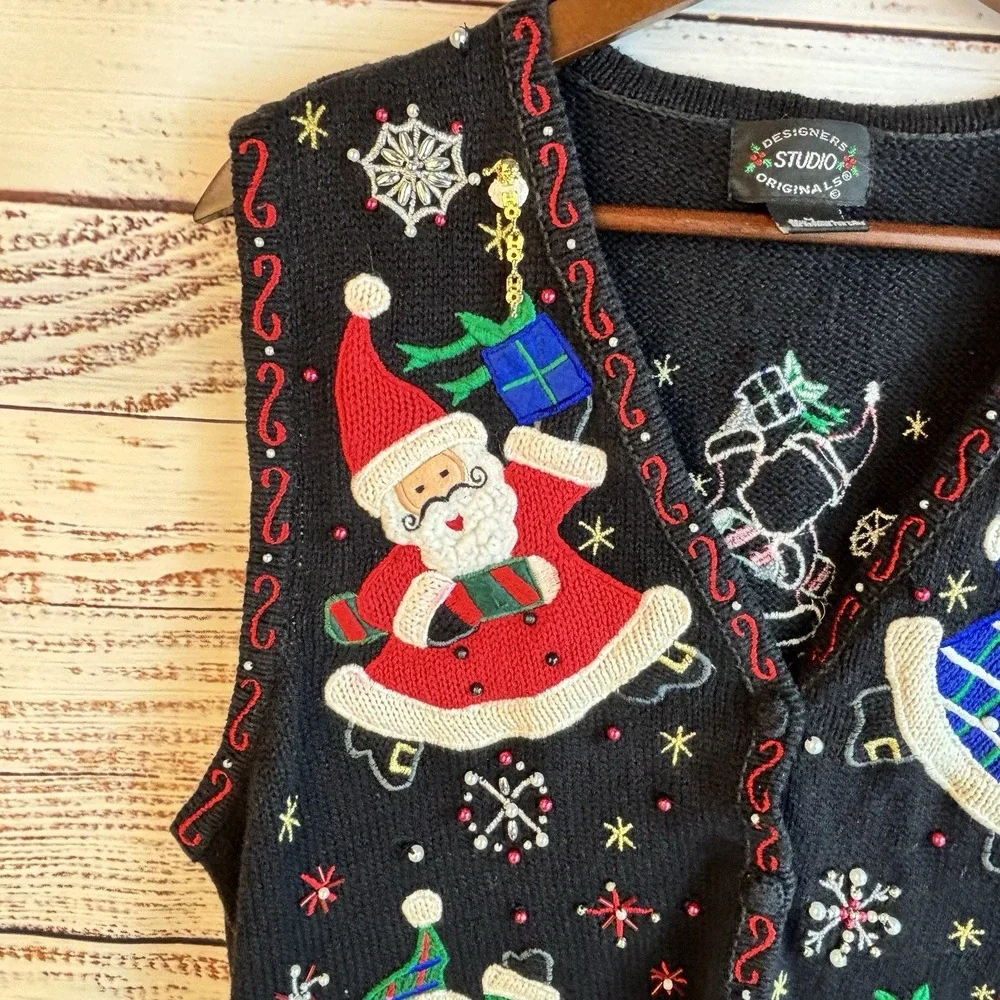 Vintage Christmas Sweater Vest Black M 3D Santas Beaded Embroidered Kitsch